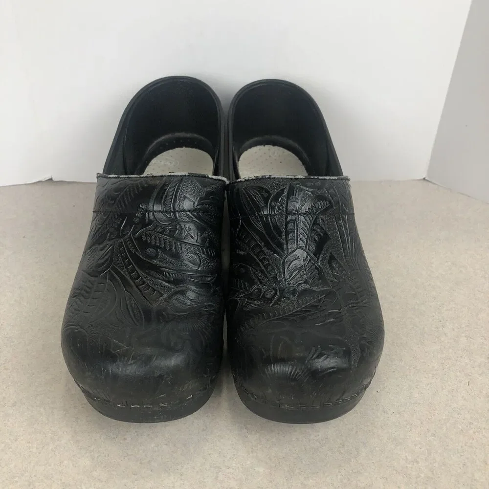 Dansko Professional Comfort Clogs Black Tooled Leather Womens Size 40/ 9.5‎